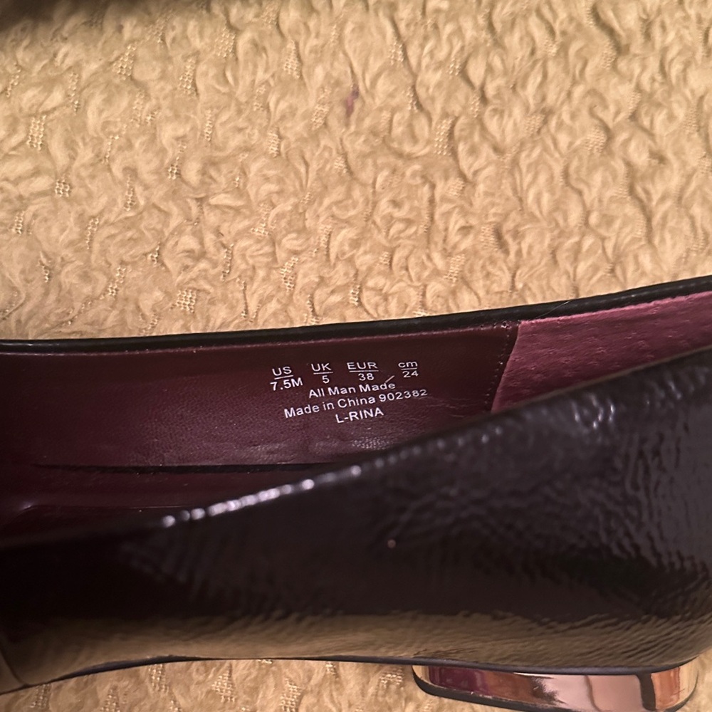 Franco Sarto Black Loafers with Gold Detail - Picture 3 of 3